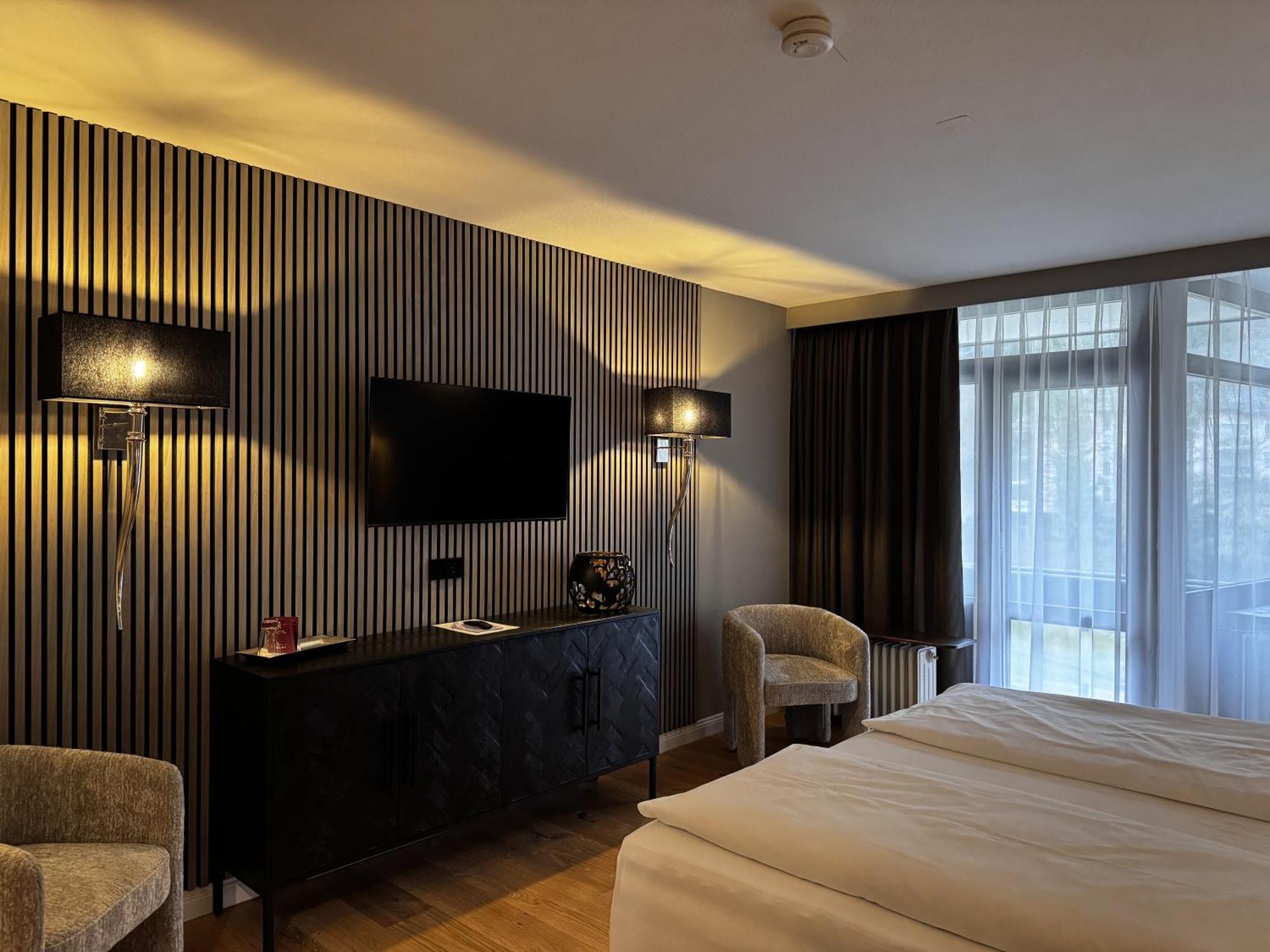 Hotel Luisenpark Бад-Бергцаберн Экстерьер фото