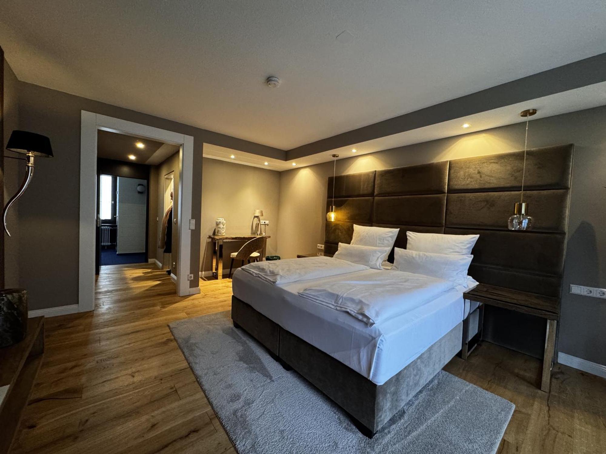 Hotel Luisenpark Бад-Бергцаберн Экстерьер фото