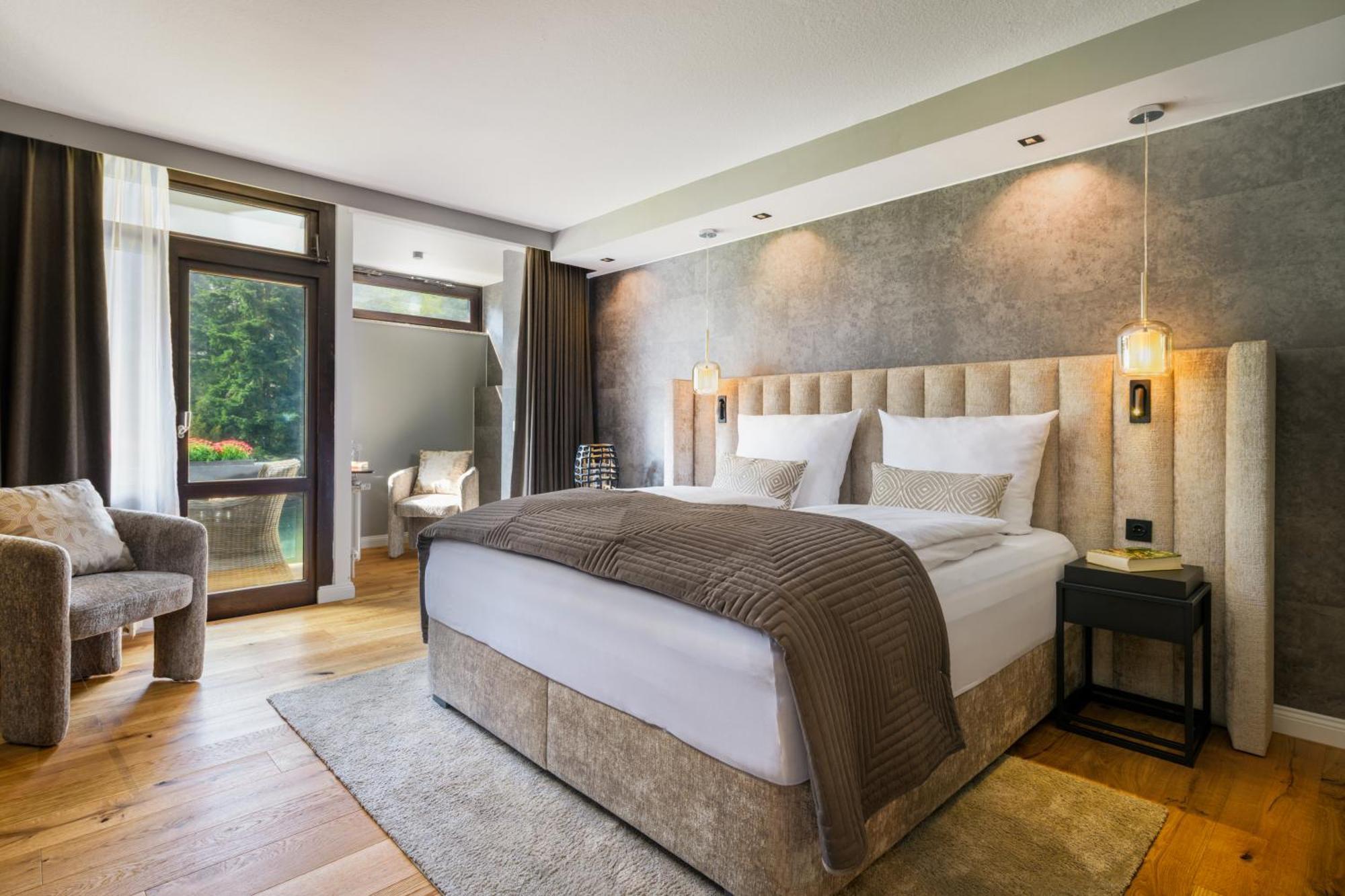 Hotel Luisenpark Бад-Бергцаберн Экстерьер фото